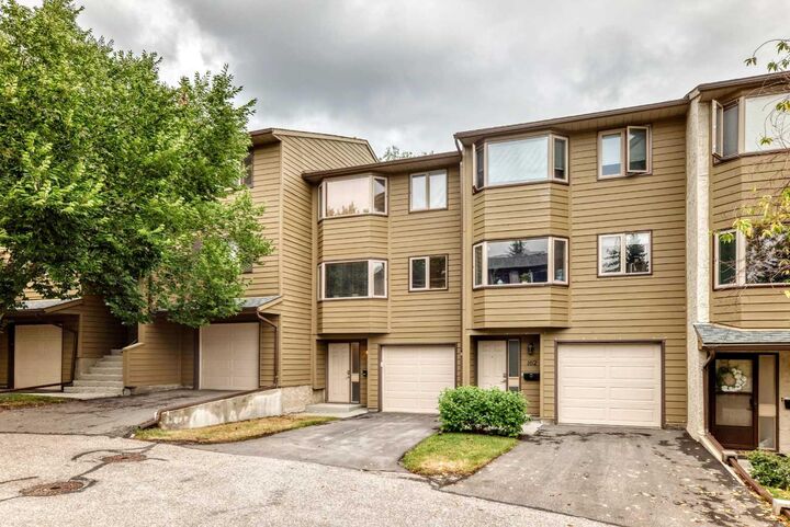 164 Glamis Terrace SW — photo 1