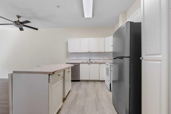 Property Photo:  2850 51 Street SW 114  AB T3E 6S7 
