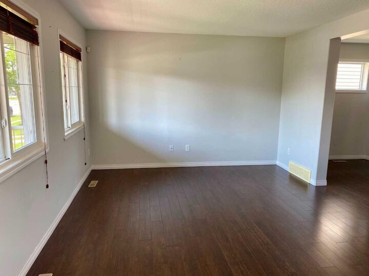 Property Photo:  9106 92 Avenue  AB T8X 0A4 