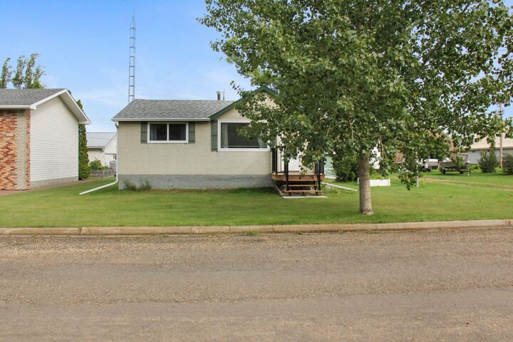 216 Sanden Street — photo 1