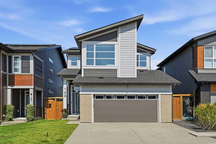 Property Photo:  129 Wolf Hollow Villas SE  AB T2X 5K1 