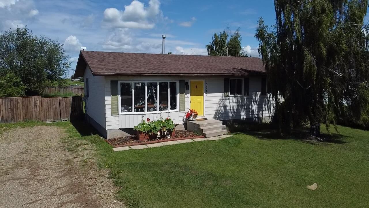 Property Photo: 5210 54A Ave AB T0H 0E0