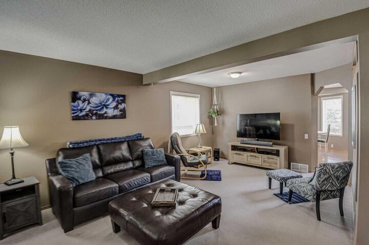 Property Photo: 124 Del Ray Close NE AB T1Y 6Y9