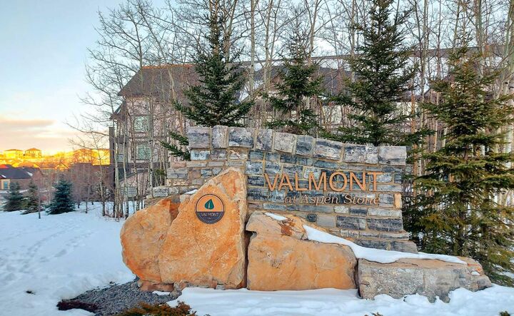 Property Photo: 15 Aspenmont Heights SW 206 AB T3H 0E3
