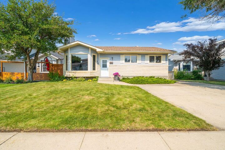 12 Swan Way SE — photo 1