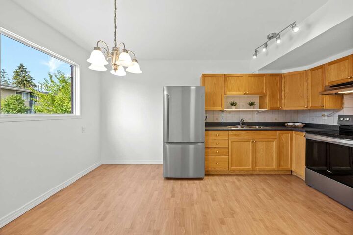 Property Photo:  6223 31 Avenue NW 605  AB T3B 3X2 
