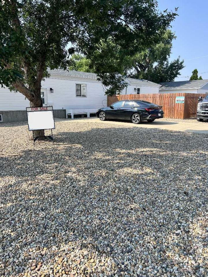 602 7 Street SE — photo 1