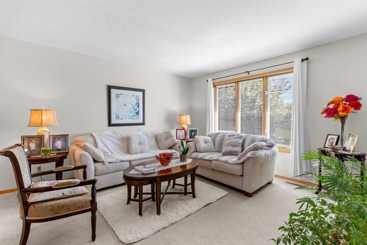 Property Photo:  2100 25 Avenue  AB T0M 0K0 