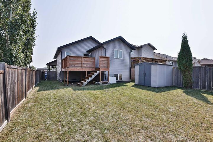 Property Photo: 45 Mt Sundance Road W AB T1J 0B6