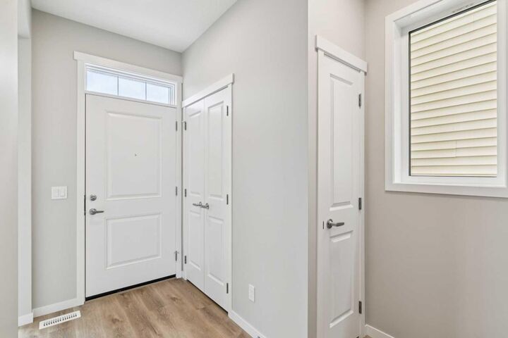 Property Photo: 413 Hotchkiss Drive SE AB T3S 0S8