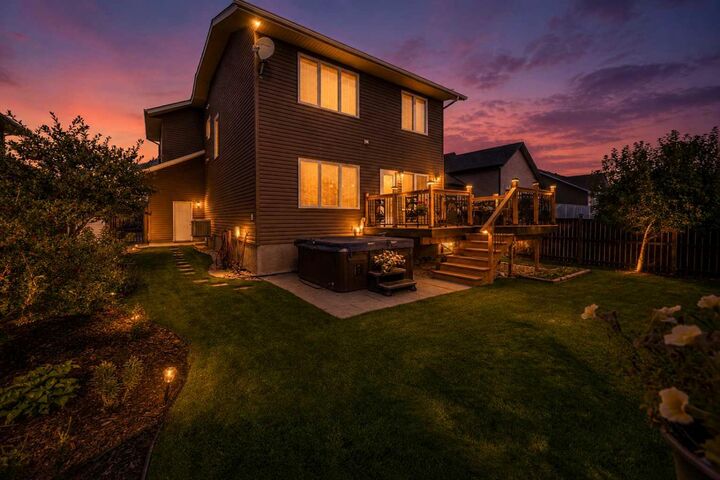 Property Photo: 12 Edina Close AB T4L 0G2