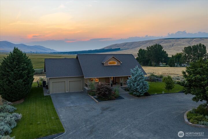 Property Photo: 9334 N Canyon View Pr NE WA 99320