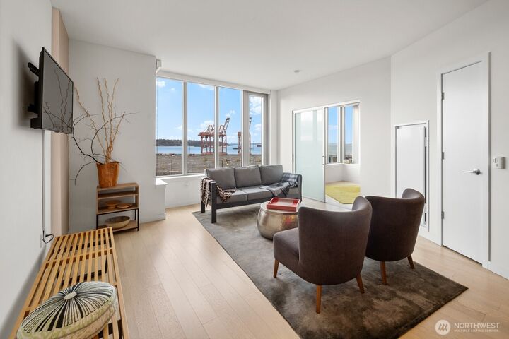 Property Photo: 590 1st Avenue S 901 WA 98104
