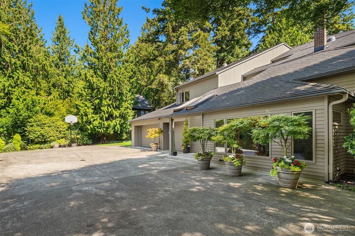 Property Photo: 4330 W Cramer Street WA 98199