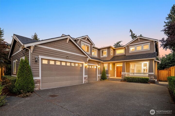 Property Photo:  8821 SE 39th Street  WA 98040 