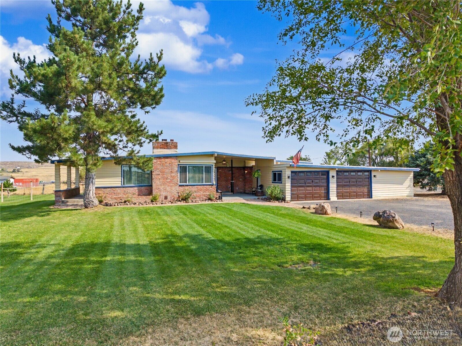 Property Photo:  3416  Road 20  NE  WA 98851 