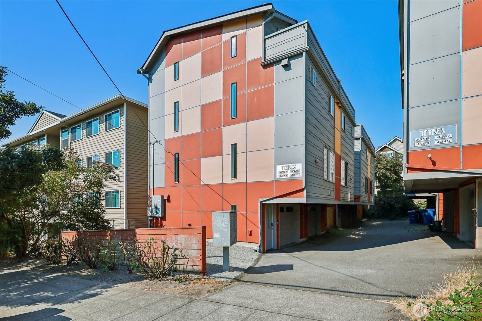 Property Photo: 4341 8th Avenue NE WA 98105