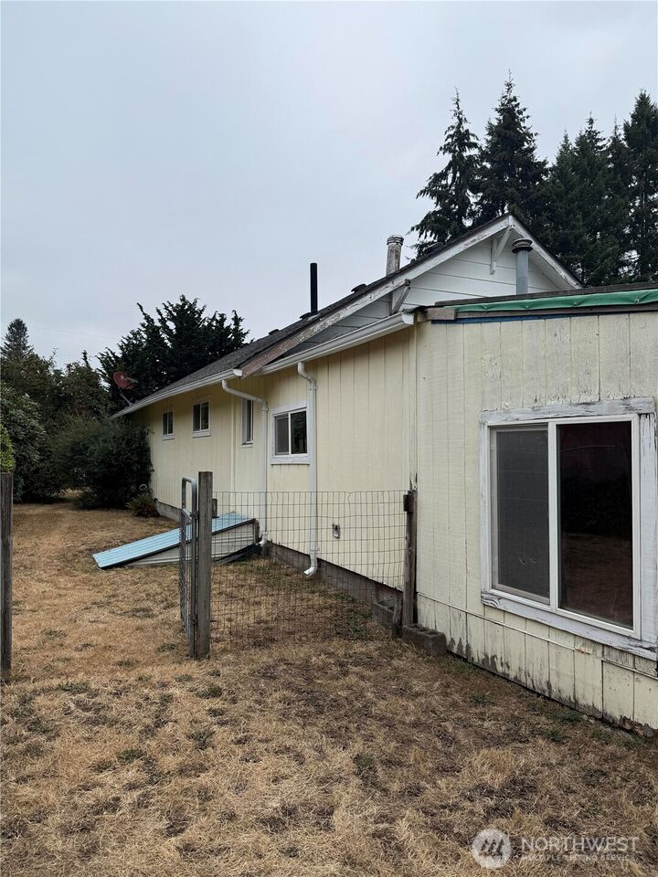 Property Photo: 320 E Oakview Avenue WA 98531