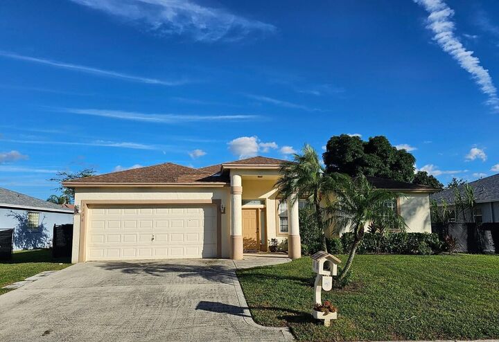 Property Photo:  1338 Cape May Lane  FL 33413 