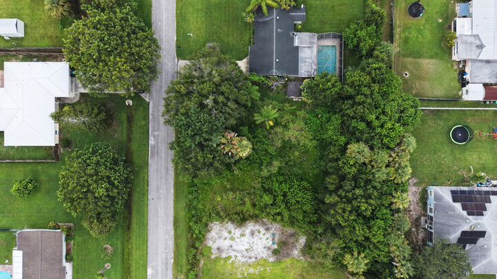 Property Photo: 8001 Lockwood Drive FL 34951