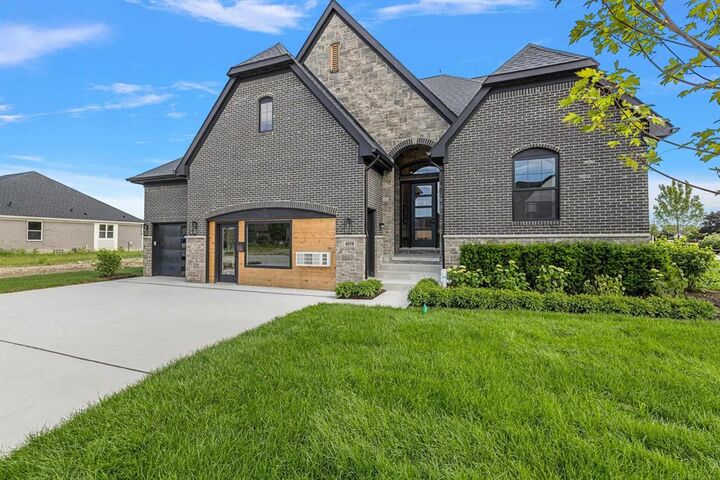 Property Photo:  4107 Blossom Drive  MI 48314 