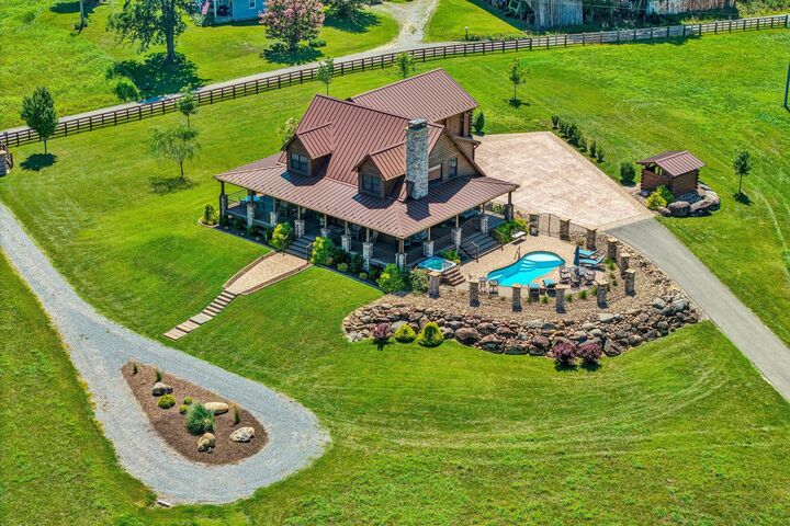 Property Photo:  1237 Cochese Dr  VA 24121 