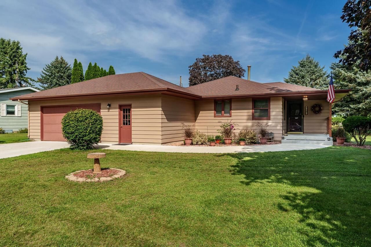Property Photo:  402 N Pine Street  WI 53576 