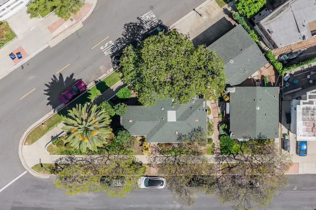 Property Photo:  1700-1702-1704 Glendon Avenue  CA 90024 
