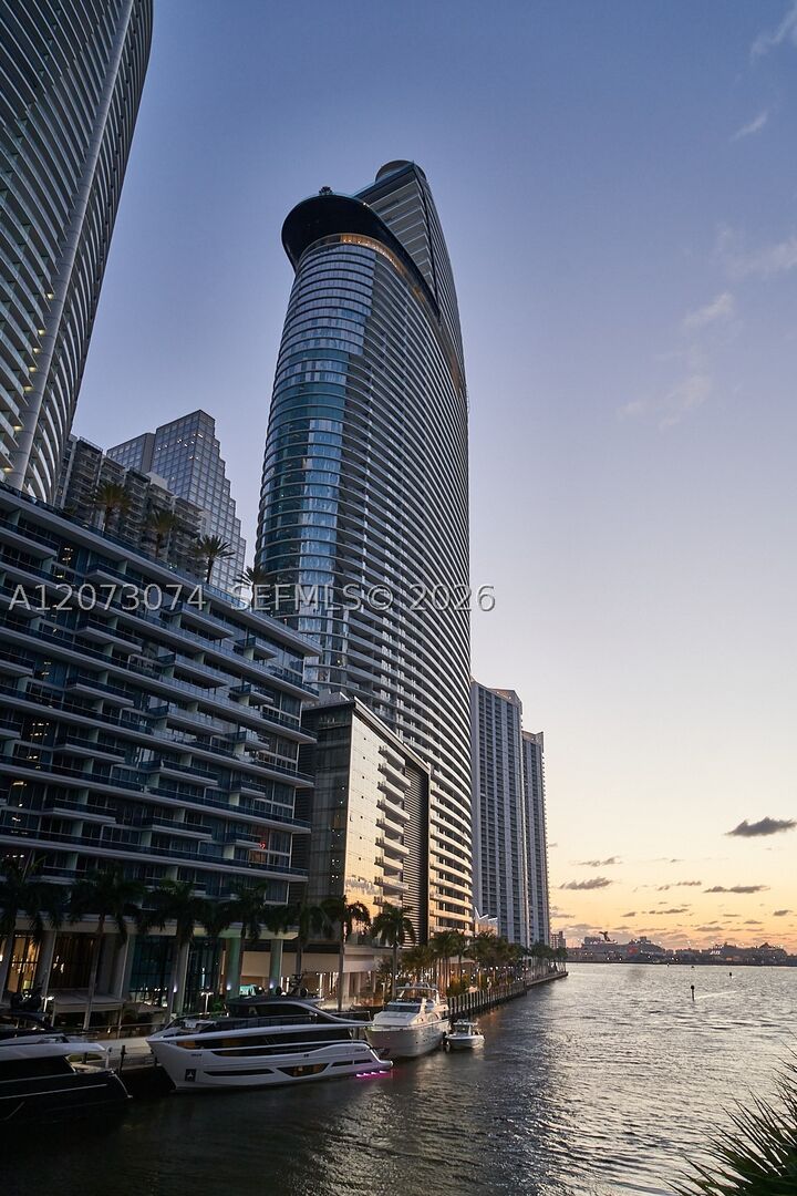 Property Photo: 300 Biscayne Boulevard Way 2608W FL 33131