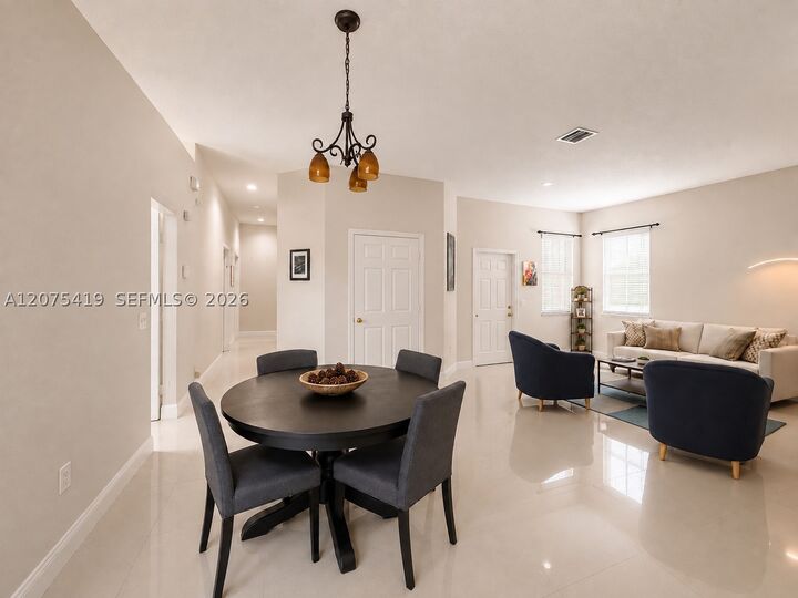 Property Photo:  1776 Aspen Ln  FL 33327 