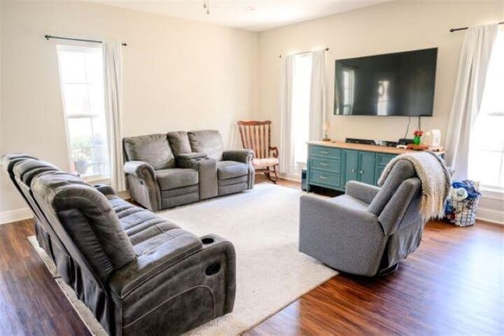 Property Photo: 583 Rollins Road LA 70611