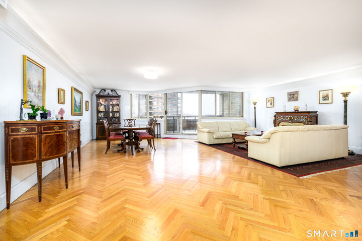 Property Photo:  143 Hoyt Street 7F/7G  CT 06905 