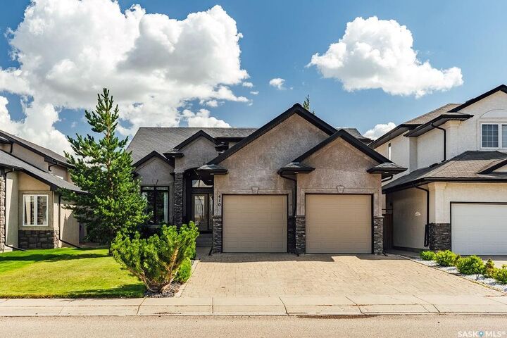 410 Willowgrove Crescent — photo 1