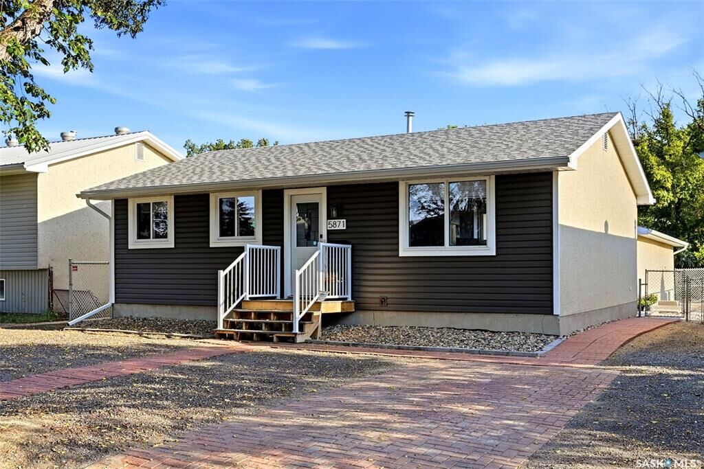 Property Photo: 5871 McKinley Avenue SK S4T 6P4