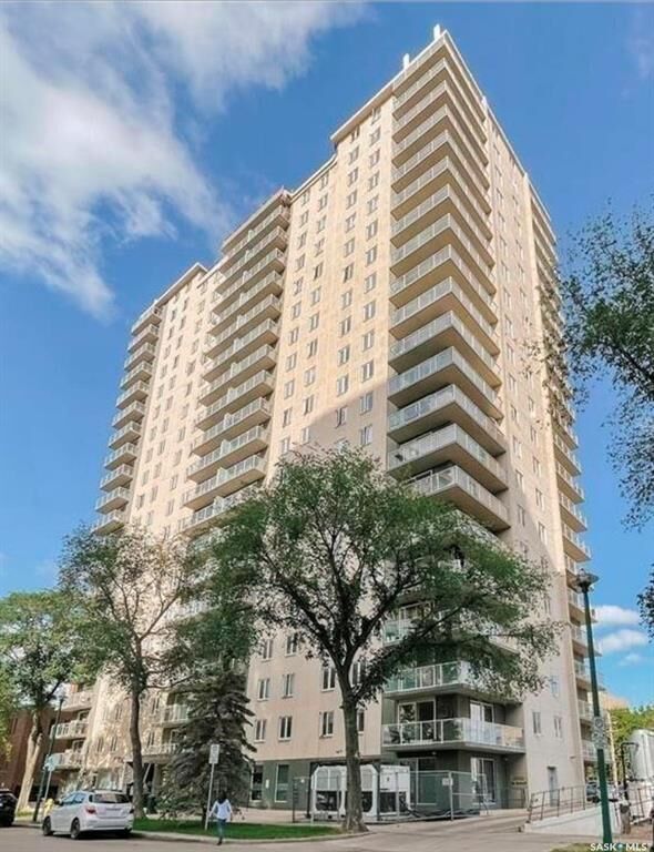 Property Photo: 320 5th Avenue N 201 SK