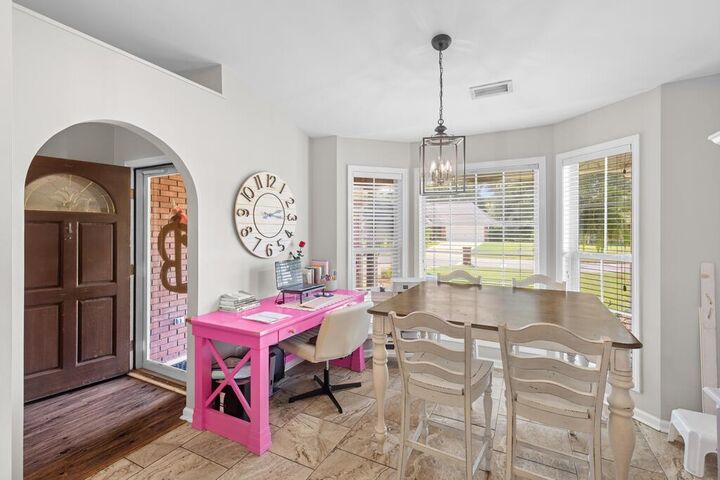 Property Photo: 910 Baywood Rd AL 36305