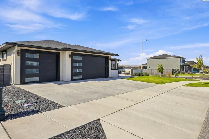 Property Photo: 3779 Highview Street WA 99354