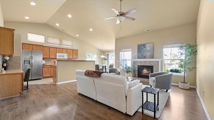 Property Photo:  6408 W 4th Pl  WA 99336 