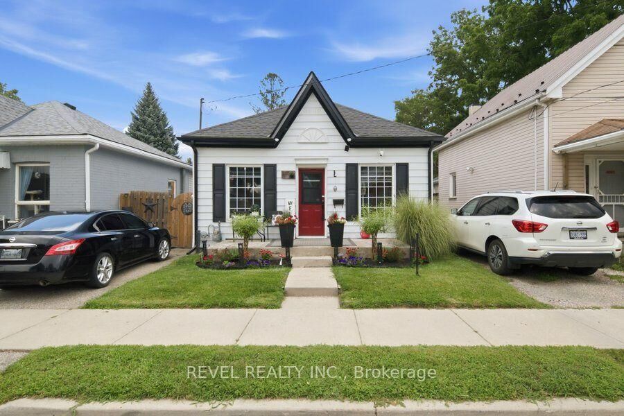 Property Photo:  11 Esther Street  ON N3S 6K3 
