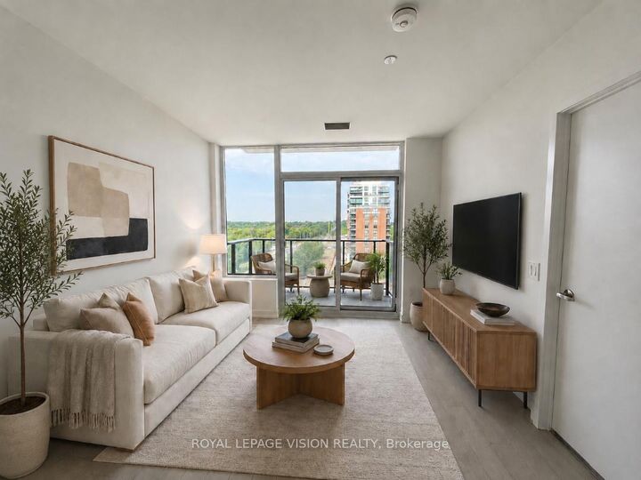 Property Photo:  4010 Eglinton Avenue W 811  ON M9A 0G5 