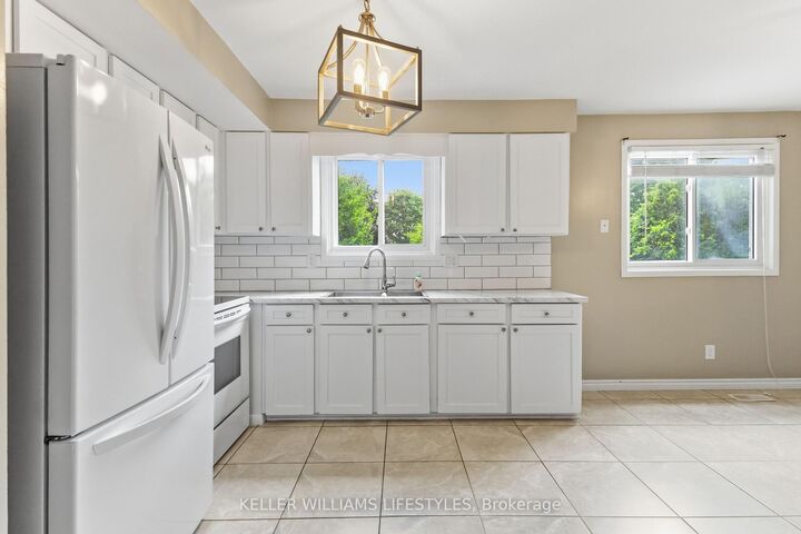 Property Photo:  129 Culver Crescent  ON N5V 3G6 