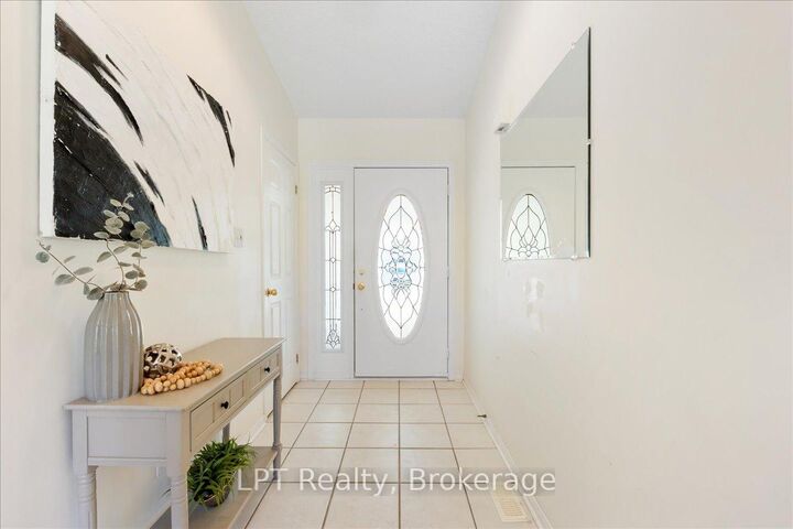 Property Photo: 5 Niagara Trail ON L1B 1A2
