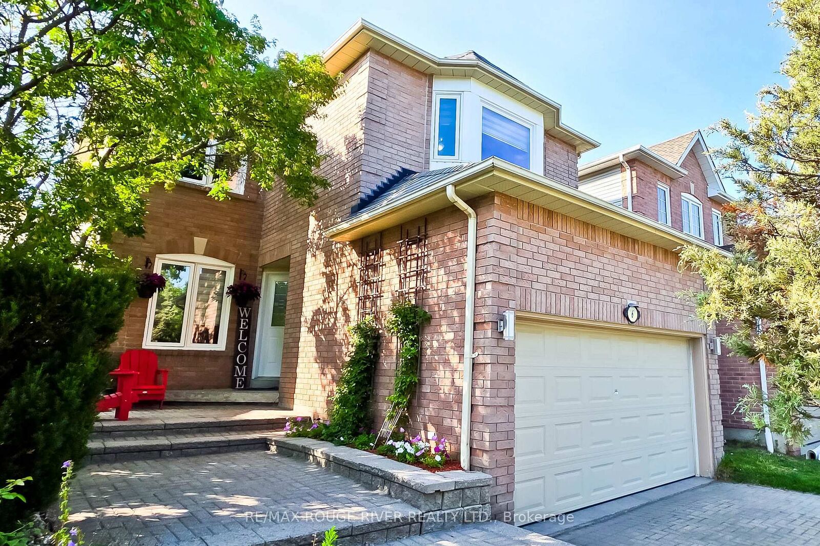 Property Photo: 6 Knotty Pine Drive ON L1R 2J6