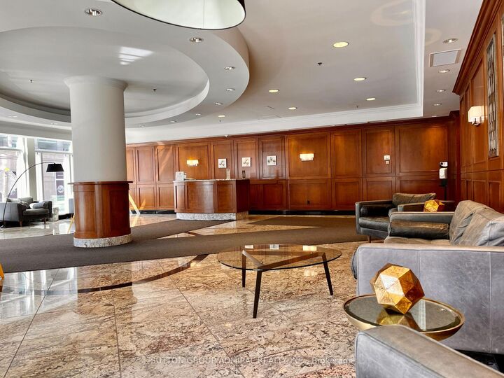 Property Photo:  195 Besserer Street 803  ON K1N 0B6 