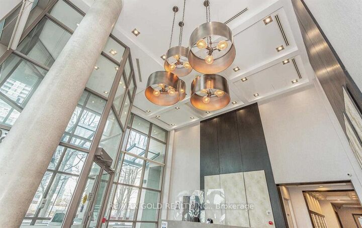 Property Photo:  3504 Hurontario Street 807  ON L5B 0B9 