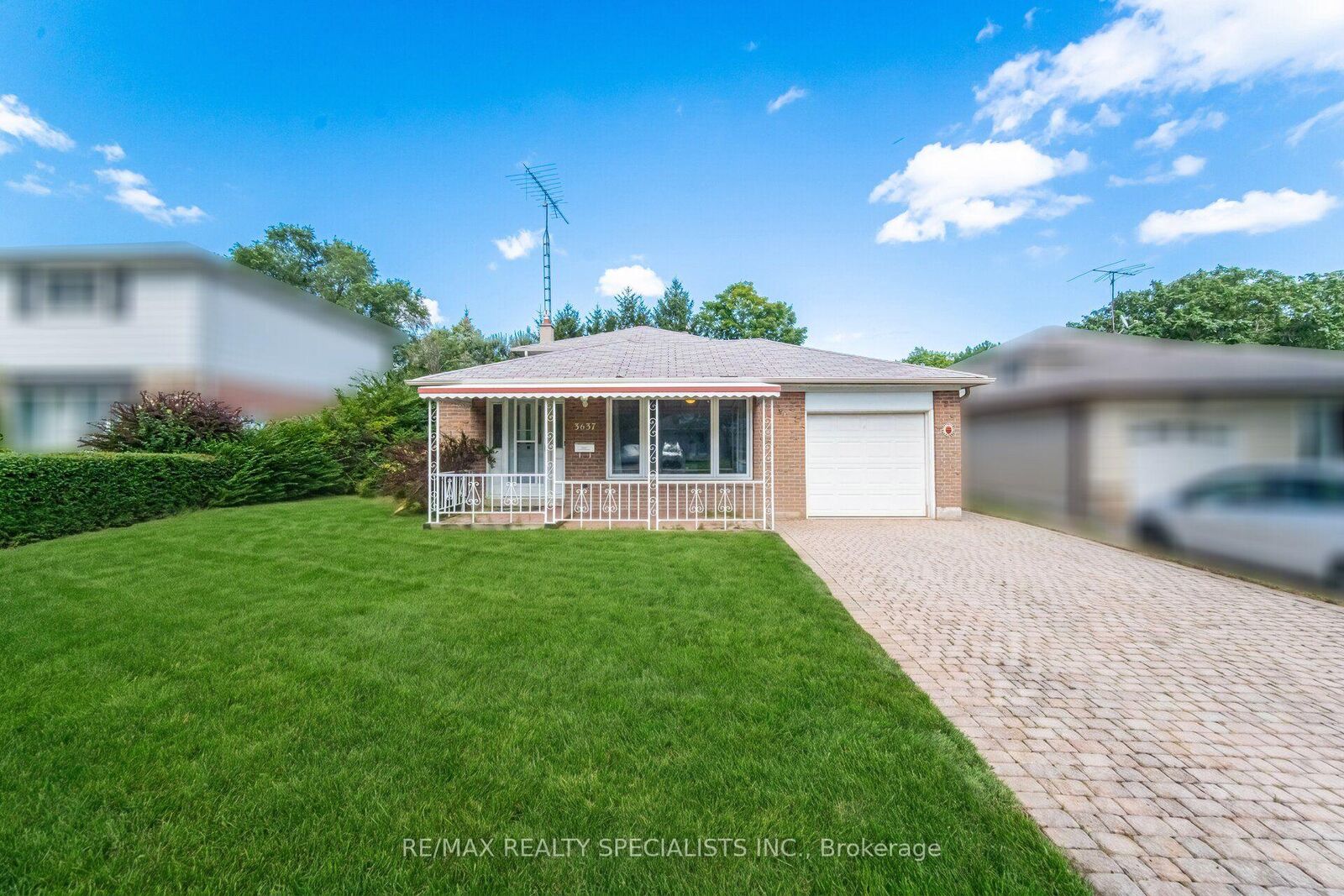 Property Photo: 3637 Chiplow Road ON L4X 2R1