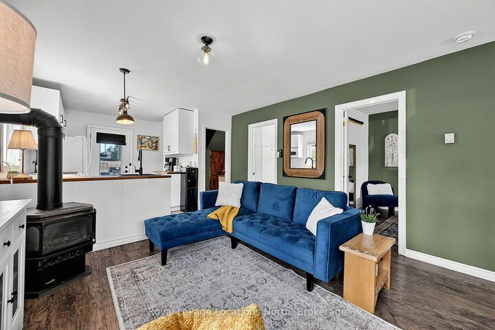 Property Photo:  204 Sutherland Street N  ON L0M 1S0 