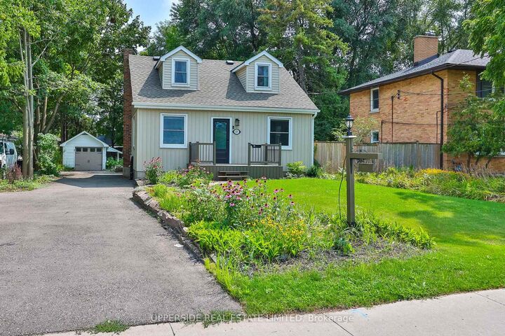 257 Ottawa Street N — photo 1