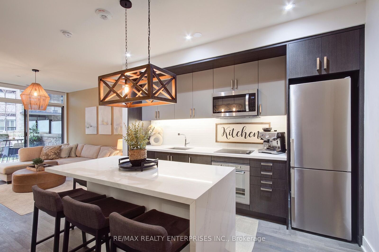 Property Photo:  1575 Lakeshore Road W Gr45  ON L5J 0B1 