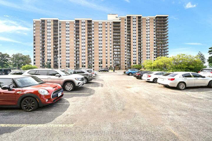 500 Green Road 701 — photo 1